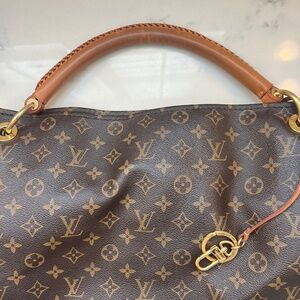 Louis Vuitton Artsy